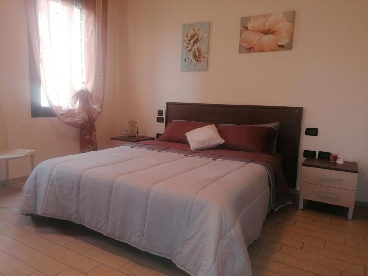 Alloggio Da Virginia Bed & Breakfast Taglio Di Po Luaran gambar